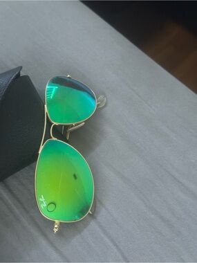 Ray-Ban Men’s Gold Frame Sunglasses with Green Mirrored Lenses